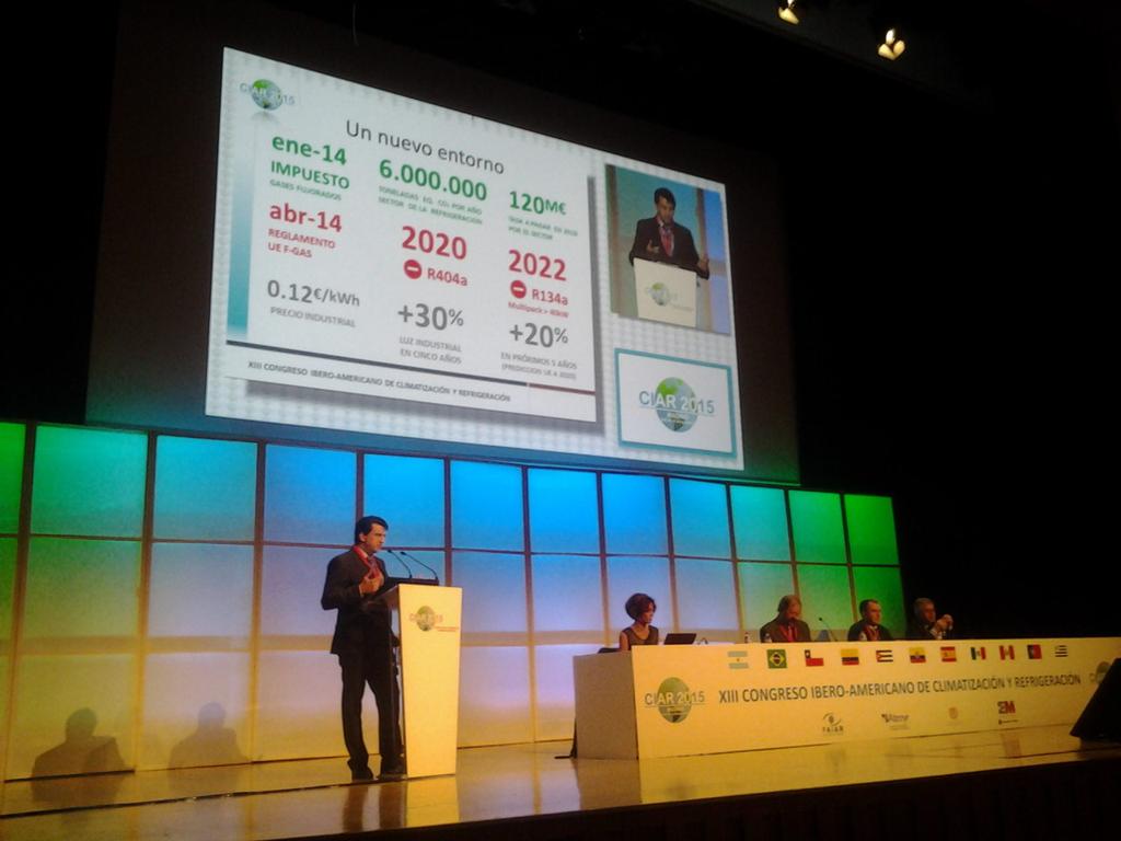 caloryfrio_web's tweet photo. Refrigerecion en supermercados. Javier Cano @Intarcon . CIAR2015. http://t.co/AU8Mz7reyL http://t.co/304oNH9tnN