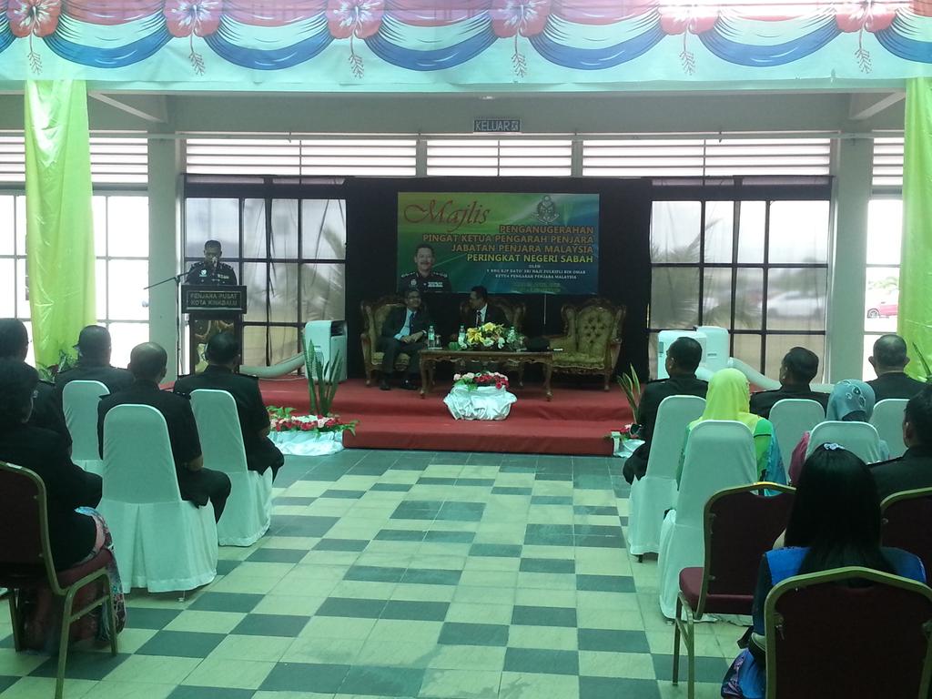 penjaramalaysia's tweet photo. Mjlis Pnganugerahan Pingat Ketua Pengarah Penjara Peringkat Negeri Sabah @KPPenjara @alnassif @ariffinmahkota http://t.co/Zza6A72ckf