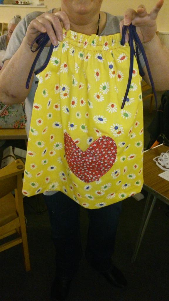 LS13CraftGrp's tweet photo. Free craft club Tuesday @ 7.3pm bramley baptist hough.lane, come and make a dress for charity #bramley #pudsey http://t.co/085wnImS0N