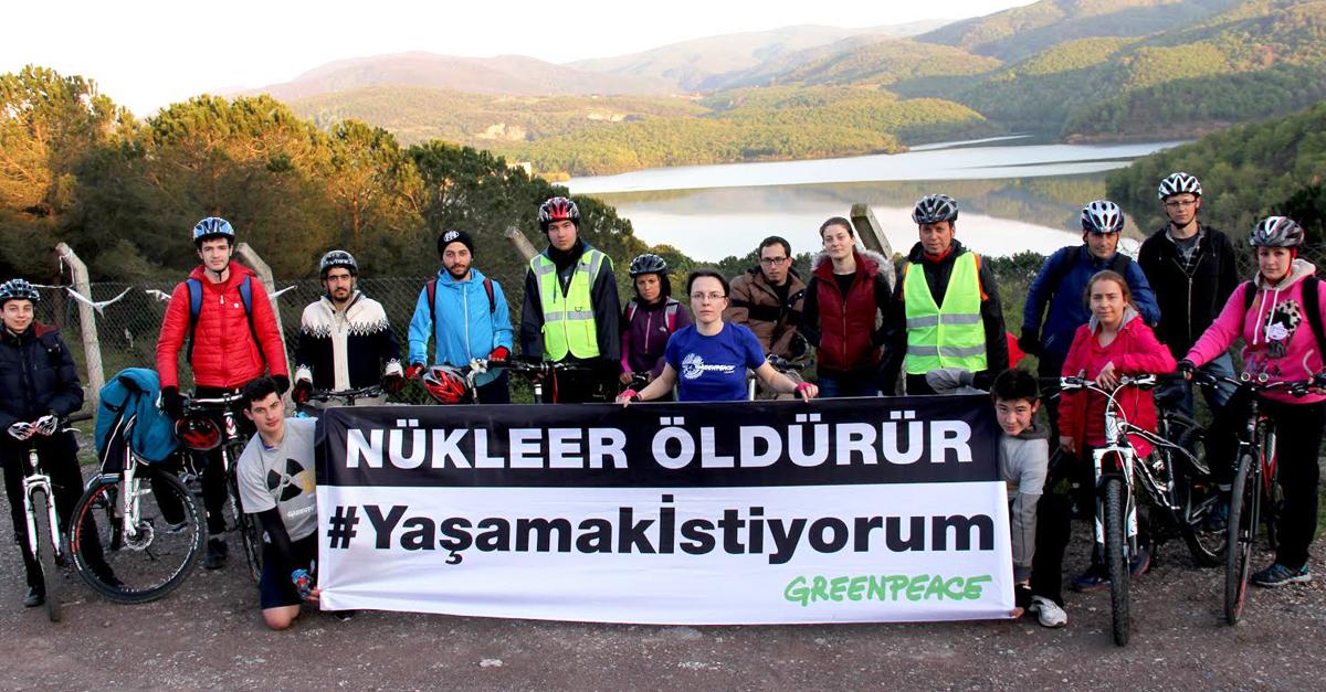 Nükleer öldürür. #Yaşamakİstiyorum demek için sen de katıl, retweetle>> imza.greenpeace.org/akkuyu?tw-3004