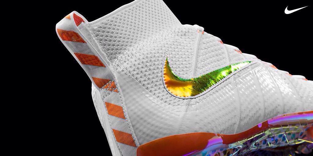 GearFootball's tweet photo. Nike Vapor Untouchable Super Bowl Edition cleats #BFG http://t.co/trJdTXMlFD