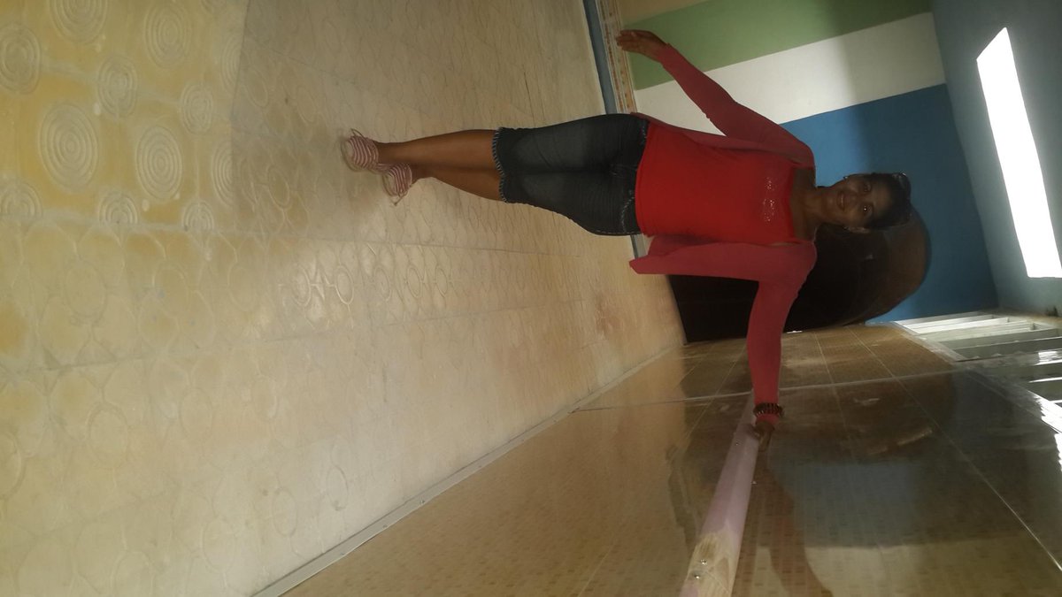 Decima_Tunera's tweet photo. Casa insólita de La Tunas. http://t.co/GYYk4mOfWA
