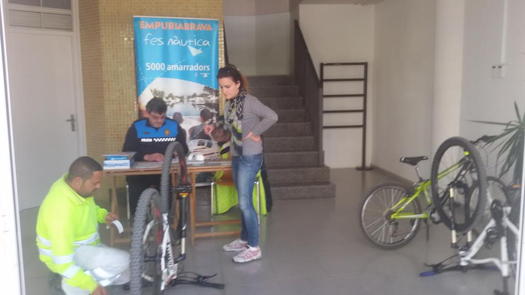maxprotech's tweet image. Marcatge de Bicicletes a @Castello_Emp amb @JomarBrico i @maxprotech ! #bicicletes #seguretat xgcas.com