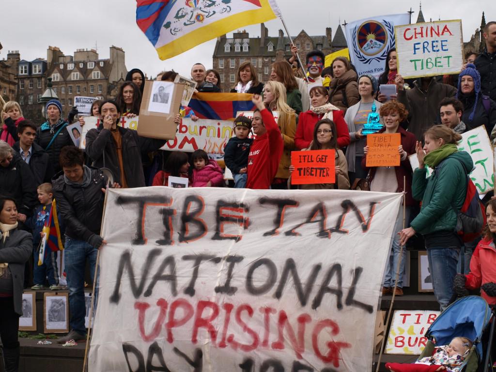 FreeingTibet's tweet photo. In the Scottish capitol people rally for China to free the Tibet people!!! #savethemunks #FreeingTibet #GetTibbetter http://t.co/TsqGGyGSSN