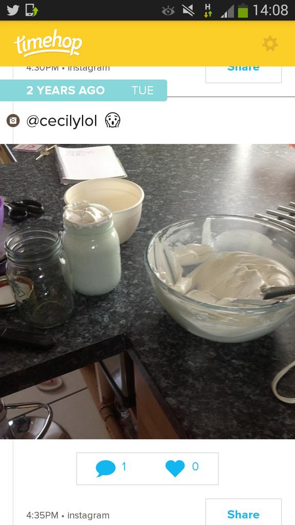 Abby_may_'s tweet photo. Sweet sweet memories @emmyy_w #marshmellowfluff #english #wee http://t.co/dkpUHgWvZY