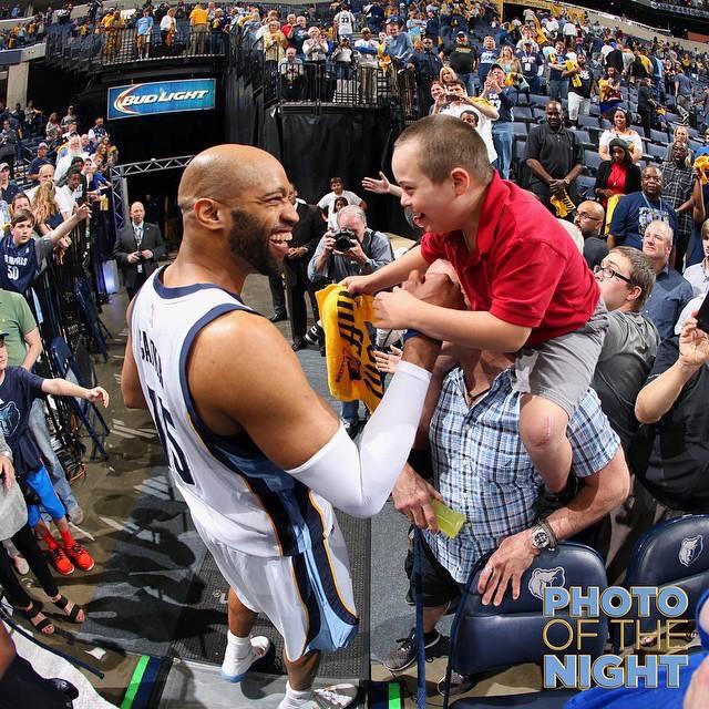 Love him or hate him, <a href="/mrvincecarter15/">Vince Carter</a> is a class act &amp; always gives back to his fans. Awesome pic from last night.