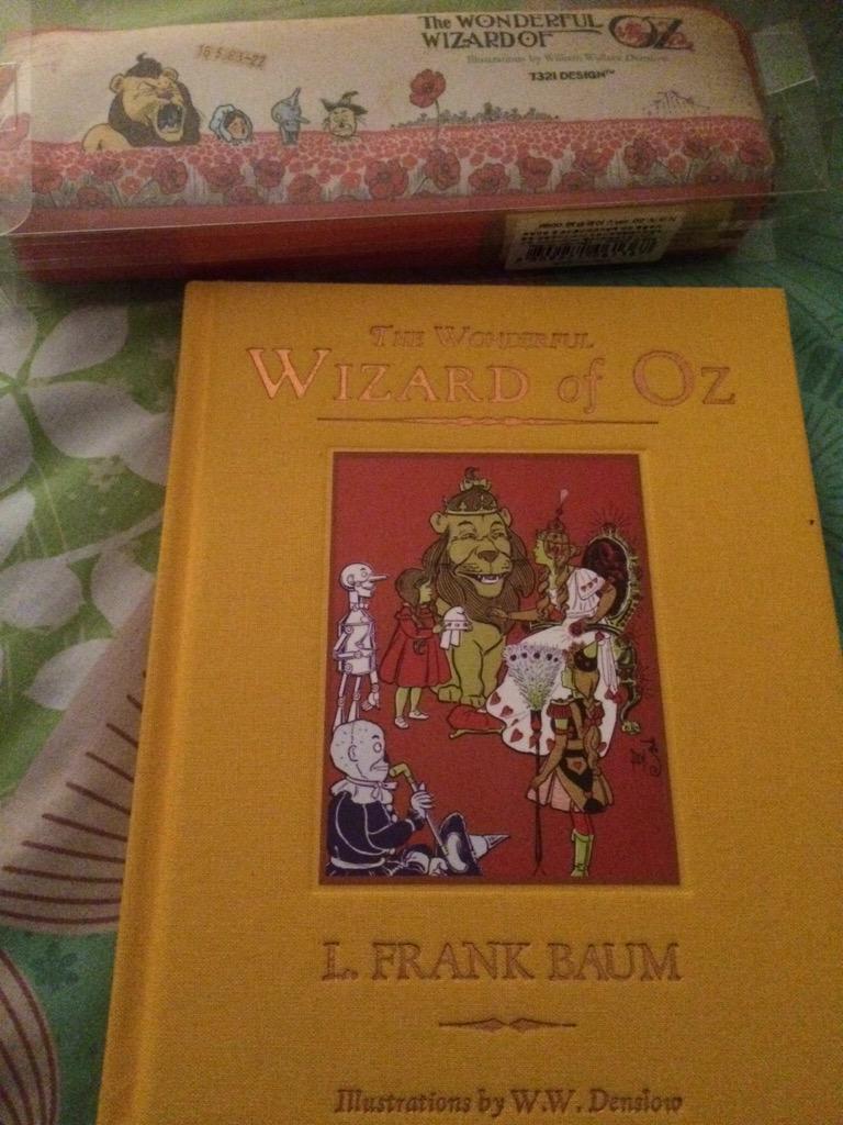 anjackwitz's tweet image. Came home from work to find these on my bed =) #presentsfrommylittlesis