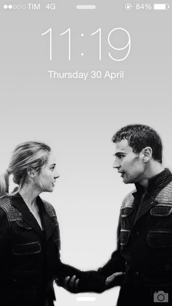 rndmlockscreens's tweet photo. FourTris lockscreen - rt if you want it, I'll DM it to you (requested) http://t.co/dgGudYQQEZ