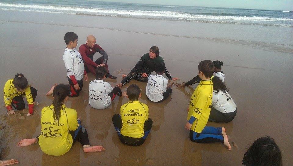 bascs1's tweet photo. #BASCS eta UDA LEKU!
Surf euskaraz Miarritzen! http://t.co/xExAzNLyhR