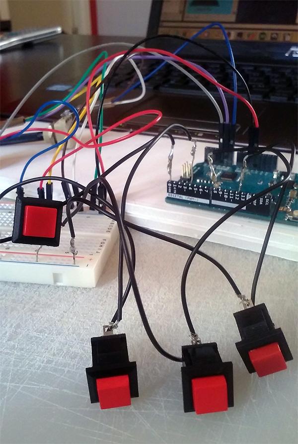 DaftDroid's tweet photo. Continuamos en la brecha! Está vez con la ayuda de @BricoGameLab llegaremos más lejos! #ManOverMachine #MidiHack http://t.co/QqtN8TCAuw