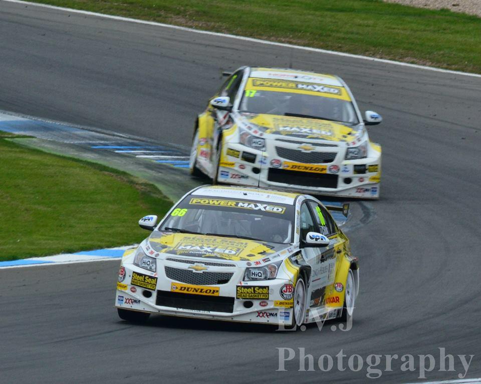 thegriduk's tweet photo. A couple of @newshamracing @UKPMR @CoffeedropsCoUk looking good hope you have a great season. http://t.co/VPO5lzgw3N