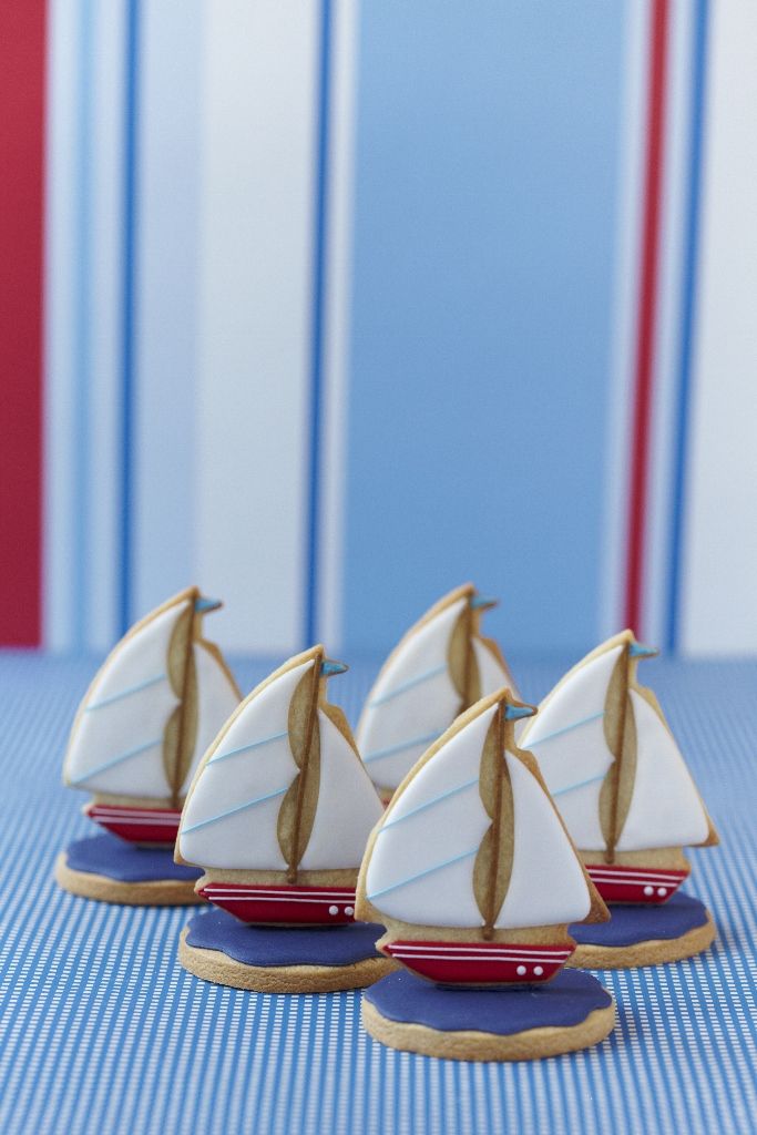 Watch these SAIL into first PLAICE #cakepuns