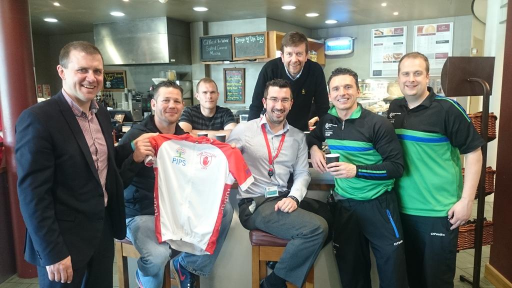 QueensSport's tweet image. Queen's Sport staff supporting @kevinmurray777 and @PipsCharity through the #TourdeFitz