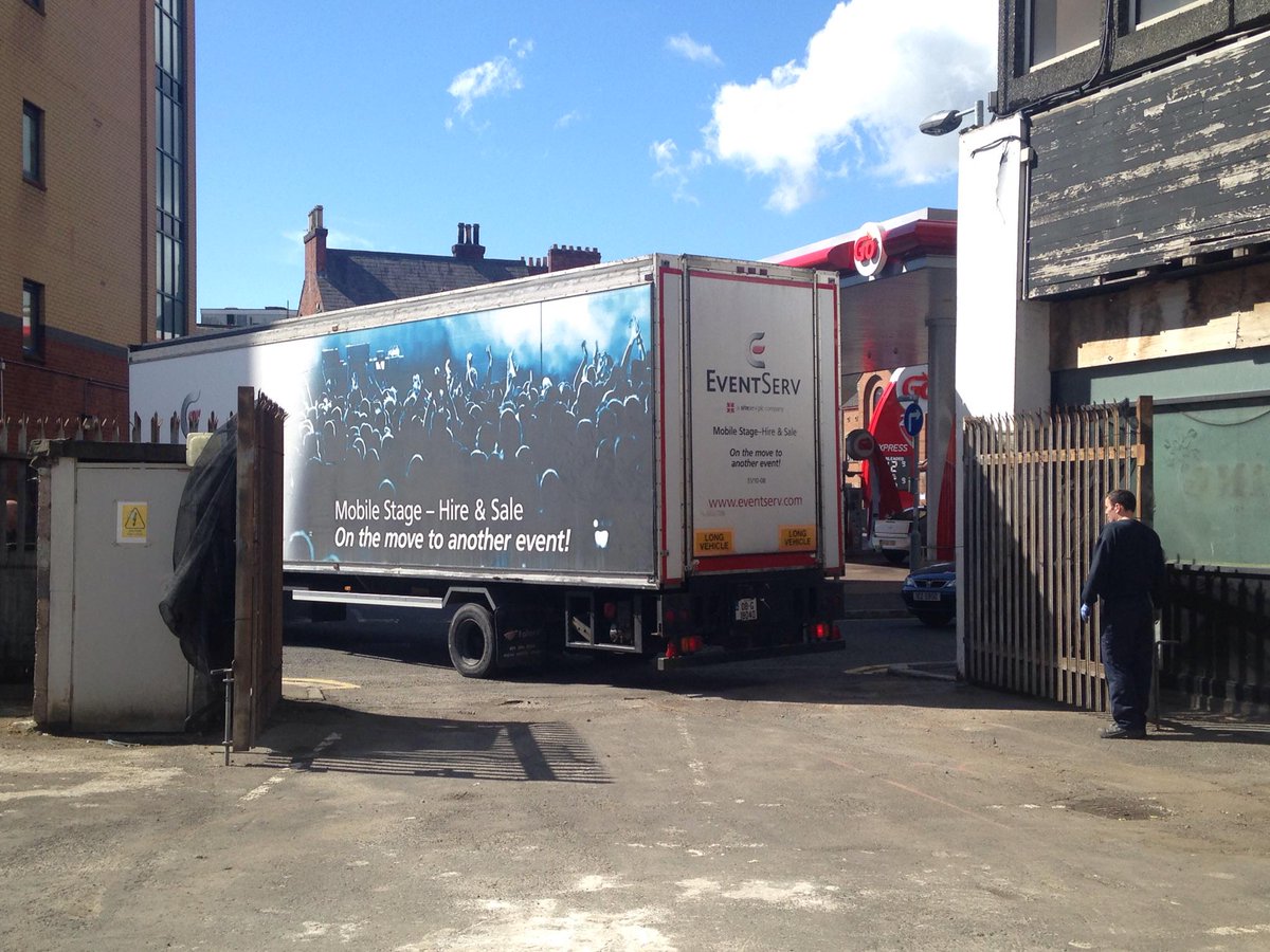 FilthyQuarter's tweet photo. 2 days to go! The sun is shining again and the stage has arrived!! ππ #TheFilthySeries http://t.co/rYpdzyl748