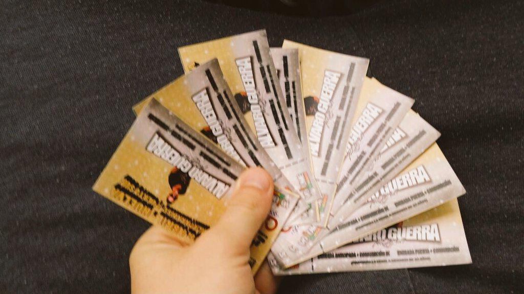 GAMBERR_OFICIAL's tweet photo. ⚠⚠ULTIMAS ENTRADAS ANTICIPADAS PARA HOY JUEVES⚠⚠

CON ALVARO GUERRA NO T LO PIERDAS HOY SE LIAAAA!!!! http://t.co/h1YMKJvpCv