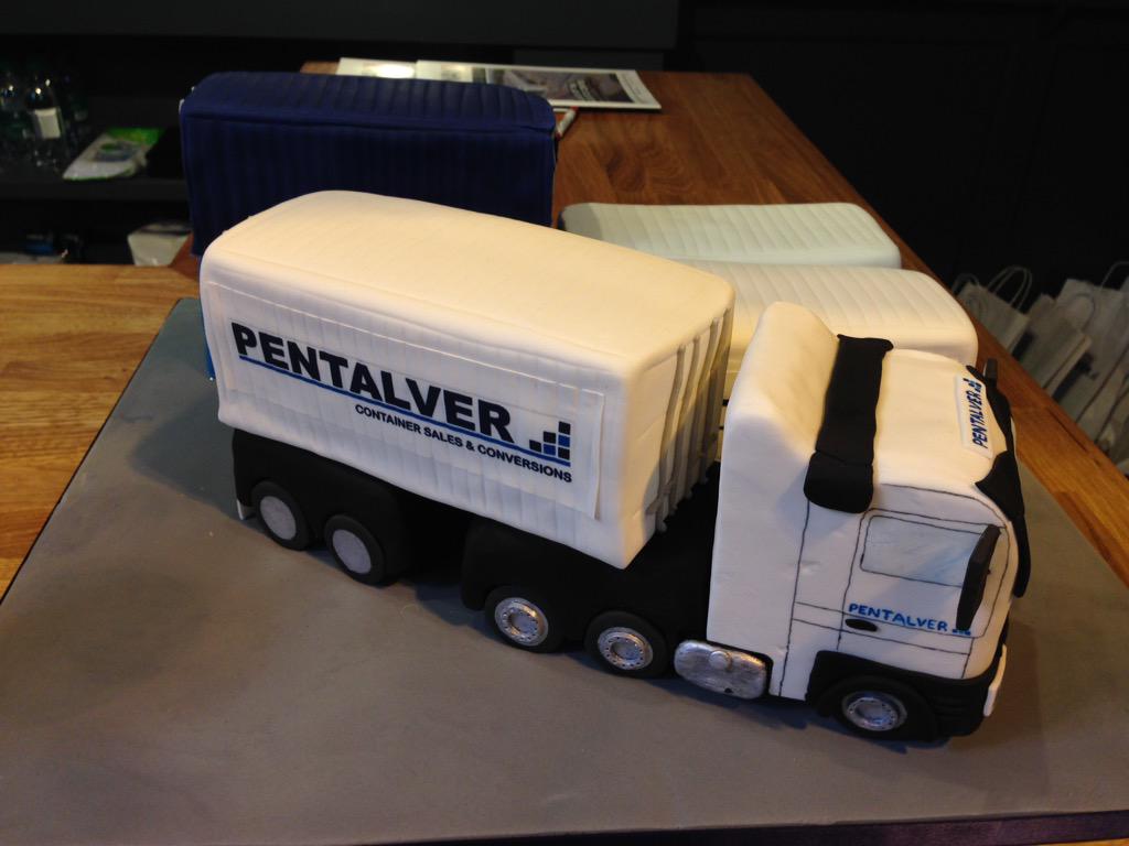 101WebDev's tweet photo. Impressive cake @Pentalver #multimodal15 http://t.co/hwl8zu05EY