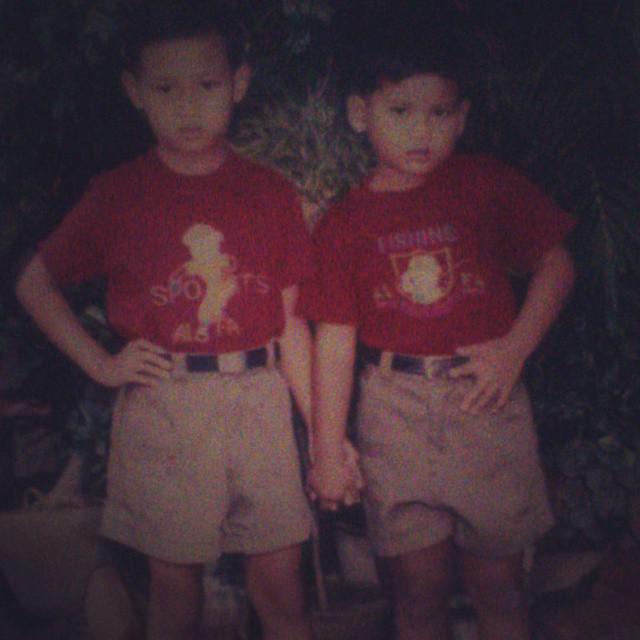 satunya photo bareng sama adek gua hehe.
kiro" photo tahun piro iki?