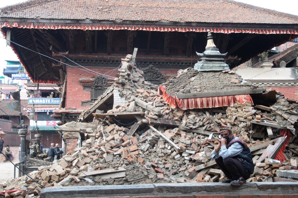 lutheranworld's tweet photo. Many of the ancient temples in #Durgar #Square (a #UNESCO site) have suffered severe damage. #NepalEarthquake #Nepal http://t.co/U1pMPp9uzS