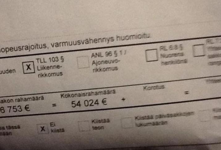 En Finlande, le prix des PV pour excès de vitesse est proportionnel aux revenus ! Par Robin Ecoeur CD1cGsIUsAAXkLt?format=jpg&name=900x900