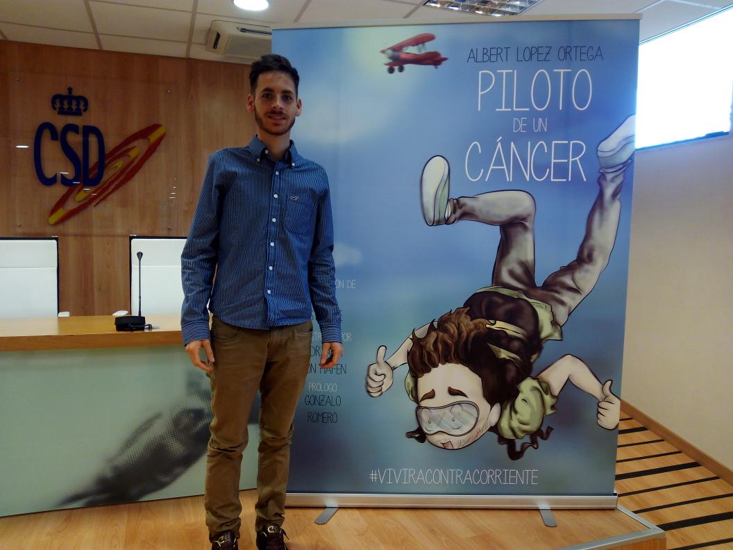 Os presento a <a href="/a_lopezortega/">Albert Lopez Ortega</a> y a su libro "Piloto de un Cáncer". Todo un ejemplo de cómo el deporte salva vidas.