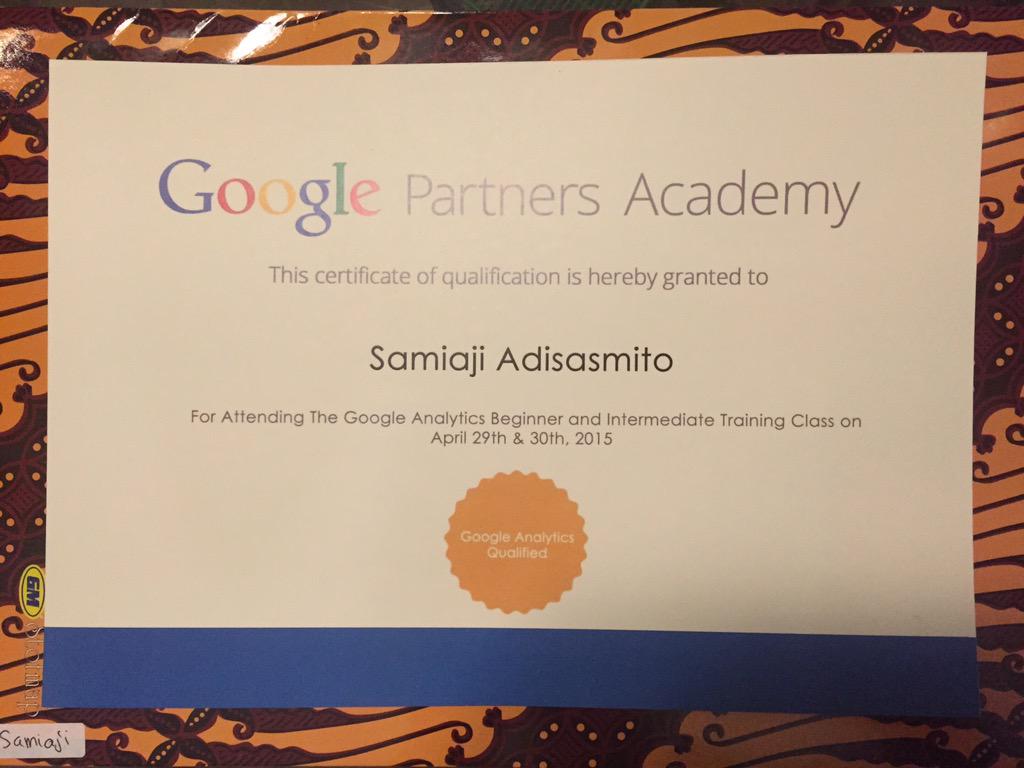 DCC_Indonesia's tweet photo. Congrats @samiajia for finishing Google Analytic Training w/ @brilliantdgtal, happy 4 u! @googleanalytics @viktoriwan http://t.co/lmXAZ0jr2r