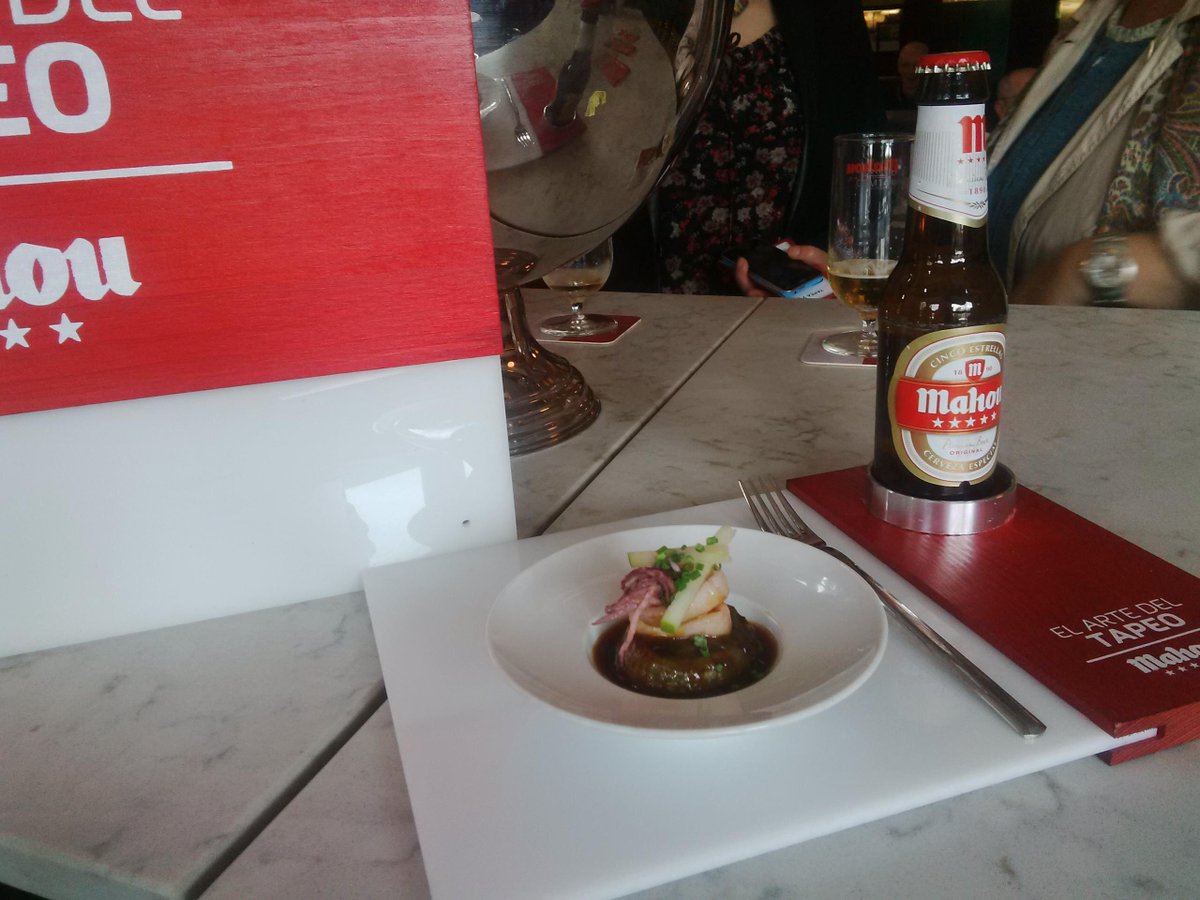 HGijon's tweet photo. #rutadelatapa. #Gijon. Asistimos al primer pincho de la II Ruta de la Tapa en Gijon http://t.co/SybUxTTOLY