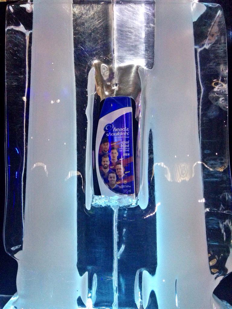 Dsinathrya's tweet photo. What a surprise! Super cool Iconic Bottle dari @HeadShouldersID #LimitedHS http://t.co/hAvGwoJXTI