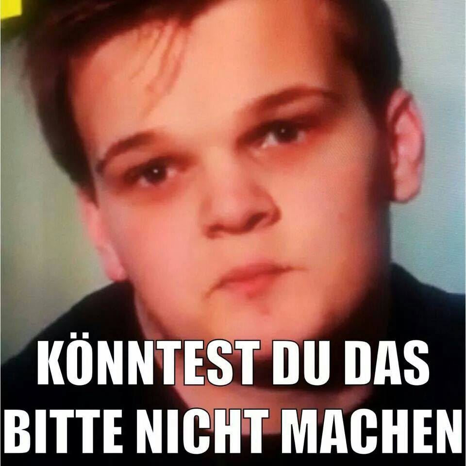 Chi_Chaos's tweet photo. Neben mir im Bus dreht sich grad einer ne Kippe http://t.co/TzXMjgd5jG