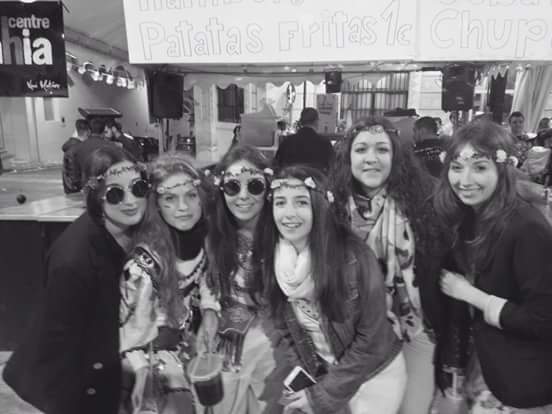 noemiicc's tweet photo. Las mas bonitas!! Les meues chiquetes!! 😂😂 #Fiestas2015 @Aroitado  @Sandra_Belda @Yasmina_o8 @LiriosAbad #Miriam http://t.co/czVPnnoz7Q