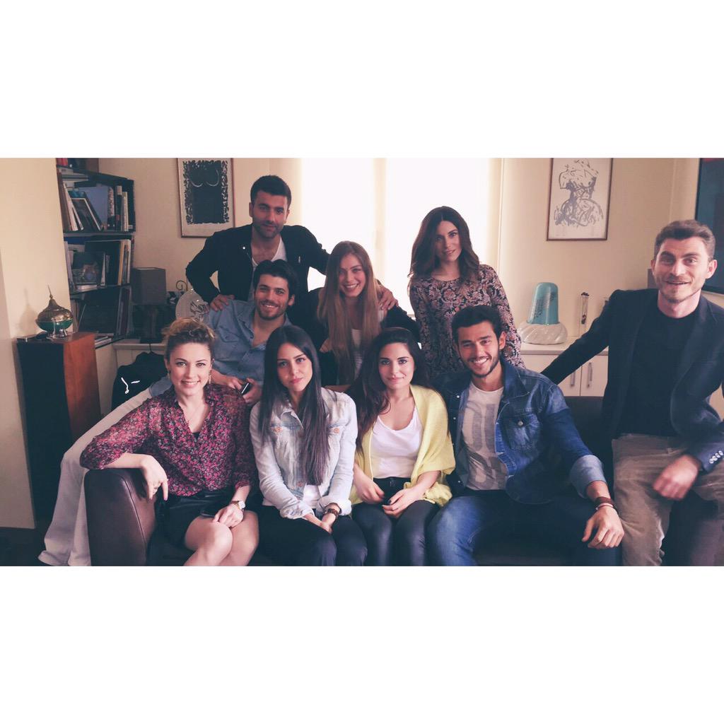 cineenyapim's tweet photo. #nedenbirlikteyiz #kimkiminlenerede http://t.co/4jdU8XBOoj