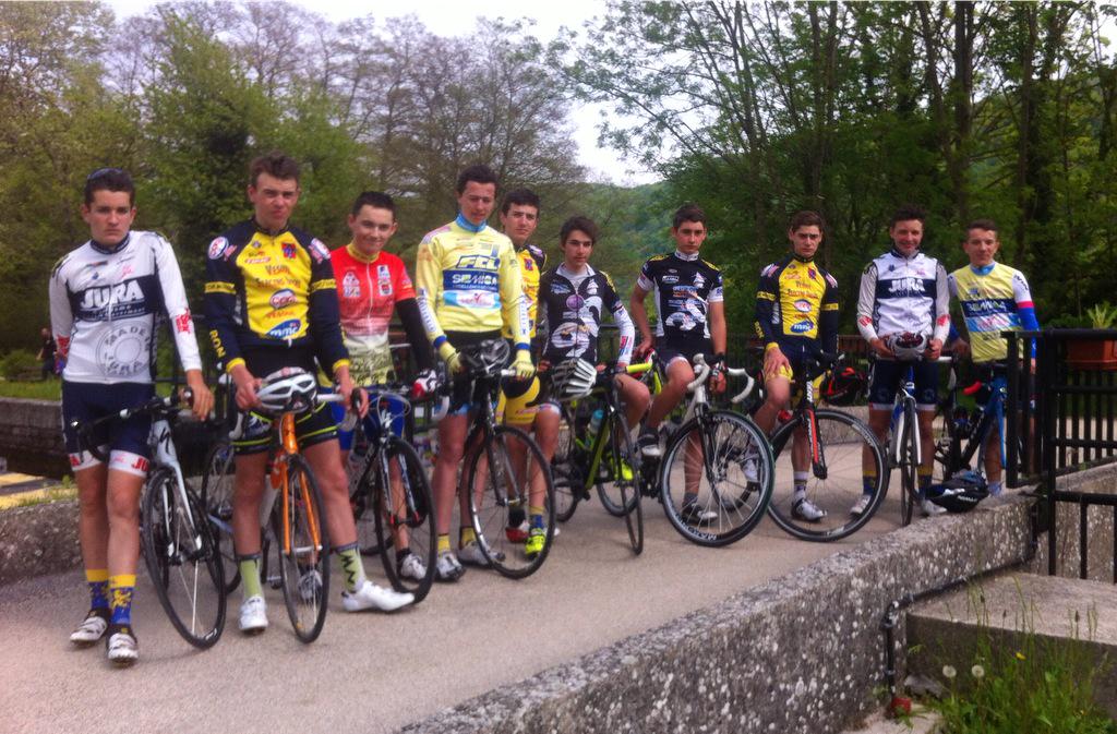 MarcheNicolas's tweet photo. 2 belles journées de stage avec les jeunes cadets Franc-comtois, maintenant direction Trophée Madiot @u19racingteam http://t.co/2UbmtBqkOc