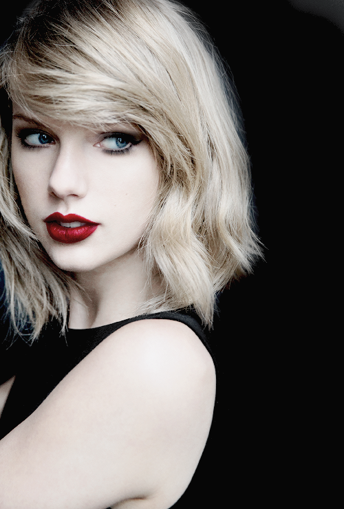 CheckYourDrink's tweet photo. .@taylorswift13 Takes Over http://t.co/4hZEPBKes3 Fabulous interview by @jo_elvin  @GlamourMagUK #TaylorSwift http://t.co/sqbhmPhfxO