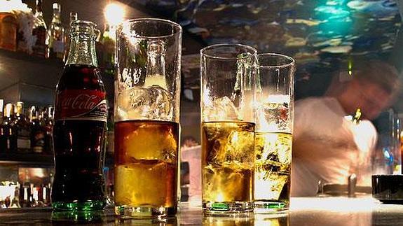 ideal_granada's tweet photo. #Salud | http://t.co/YlsKm5t8Qo ¿Cuánto engorda el alcohol de una noche de copas? http://t.co/9ke54QFw2f