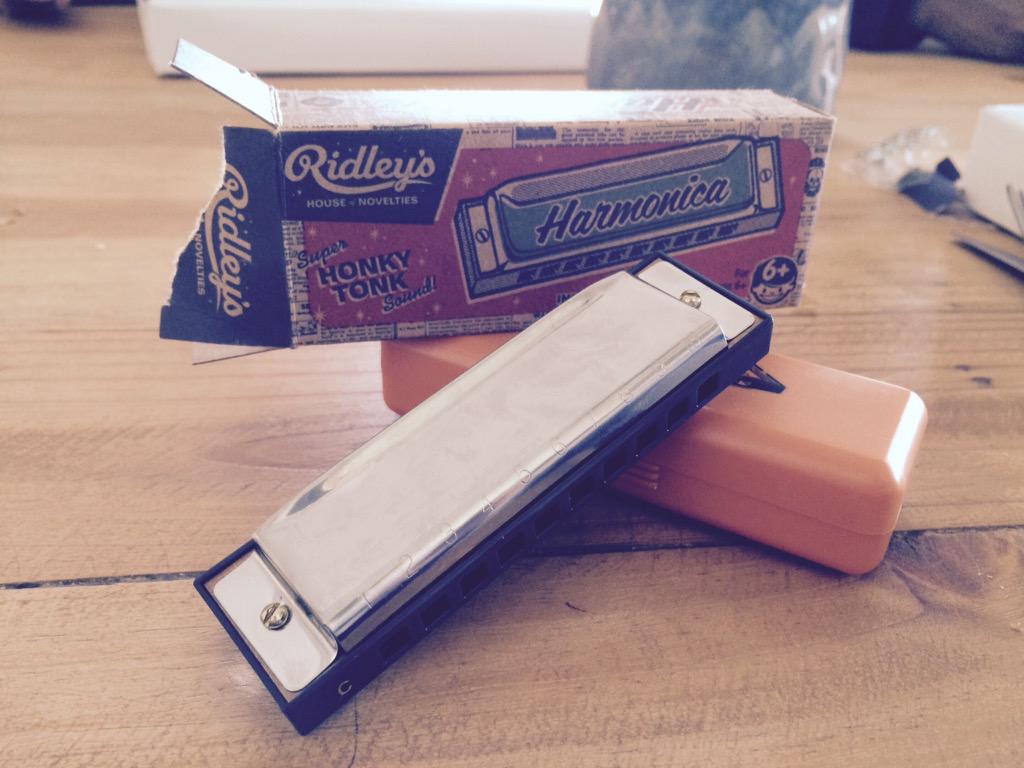 thatREALguyJohn's tweet photo. Awesome farewell gift from @dylankohlstadt and @shiftONEdigital.  #GottaLearnTheHarmonica http://t.co/kftP0QOyFj