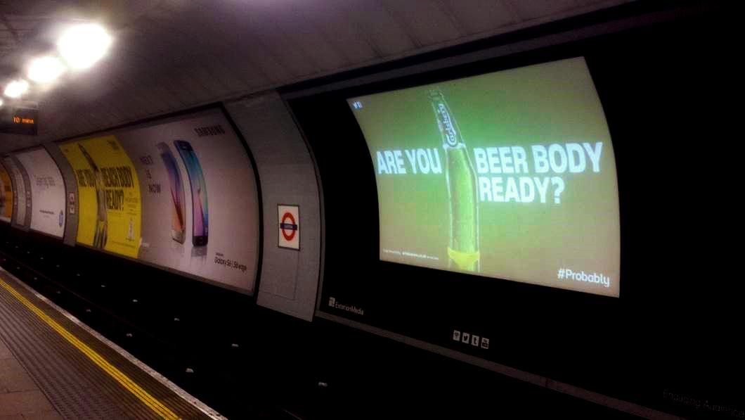 TalonOOH's tweet photo. Are you beer body ready? Fantastic reactive campaign courtesy of @carlsberg @OMD_UK #DOOH #ifcarlsbergdid #probably http://t.co/o17PTmu3xd