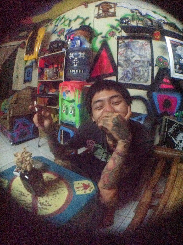 ApenaHouse's tweet photo. Artshop | Grafity | Mural | Tatto http://t.co/HLkckw5zkS