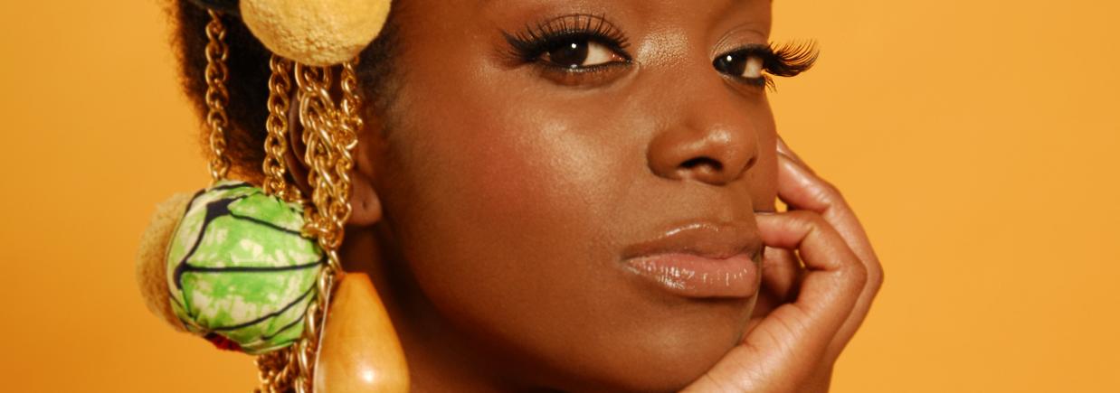 Happy Birthday 
Cleo Higgins 30 Apr 1982 
lead singer of the R&B sister act Cleopatra 
33 today 