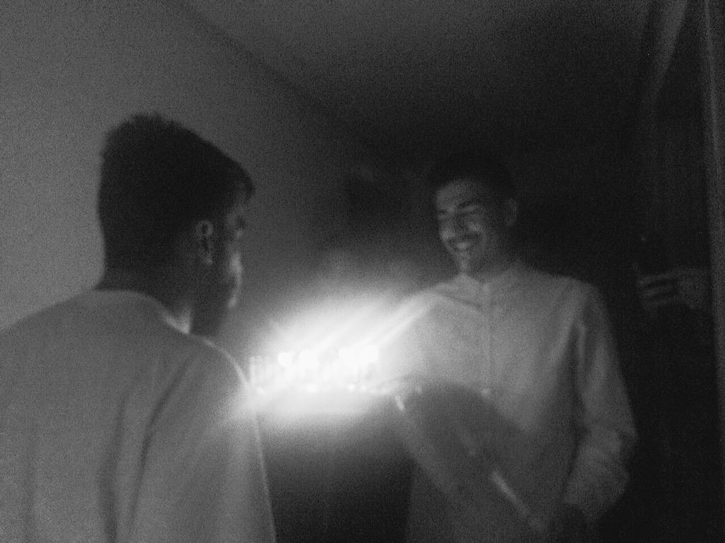 Javisebu's tweet photo. ¡Menuda sorpresa! Primer cumple en Madrid 😀🎁🎂 ¡gracias amigos! @tanianovo_ http://t.co/HNYMlwWkAW