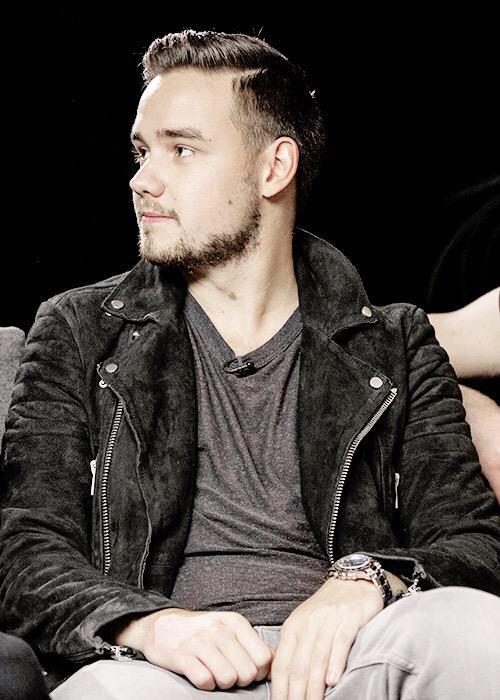 ThePaynoUpdates's tweet photo. I love when Liam wears all black 😍💖 #BestFandomsCA2015 Directioners http://t.co/qW4sp2vMaM