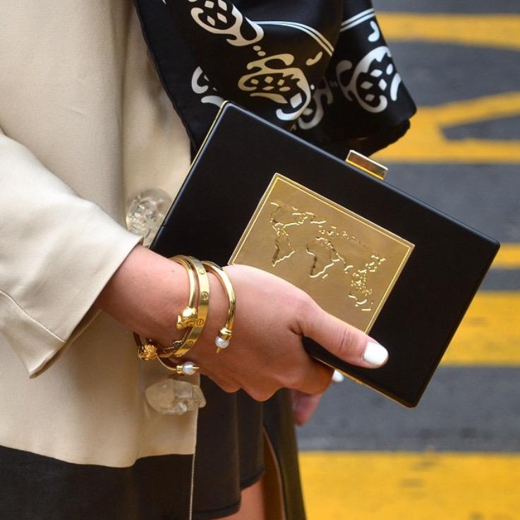 Clutch de @ARTELIER_MX en Mexicouture.mx vía <a href="/fermedinae/">Fer Medina</a> #MexicoutureSS15