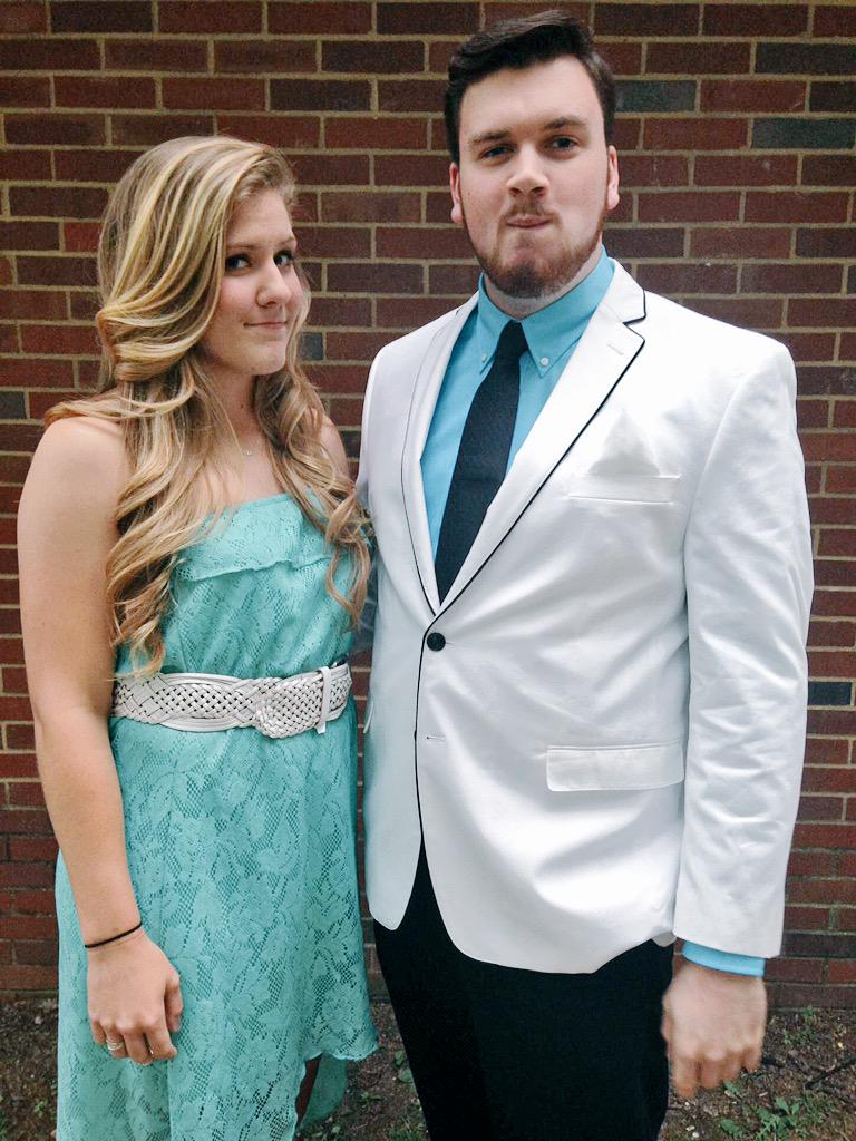 zachfarnum's tweet image. Hooray for awkward photos #jrsr #awkard