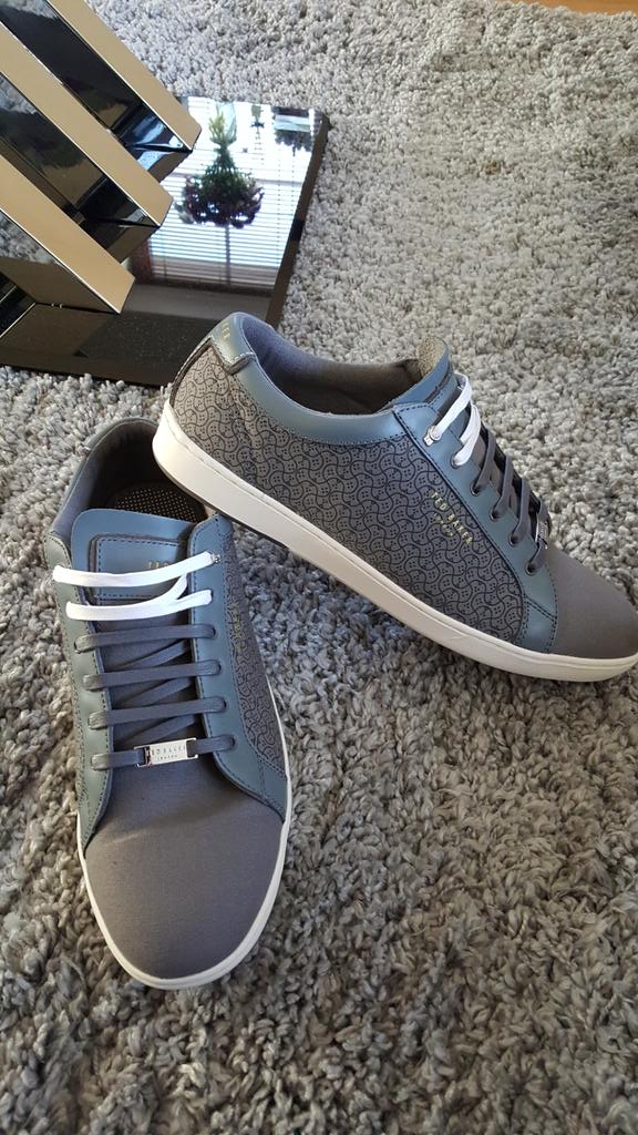 GuinnessSam's tweet photo. New kicks looking so fresh #TedToToe http://t.co/vWj7LVO2W4