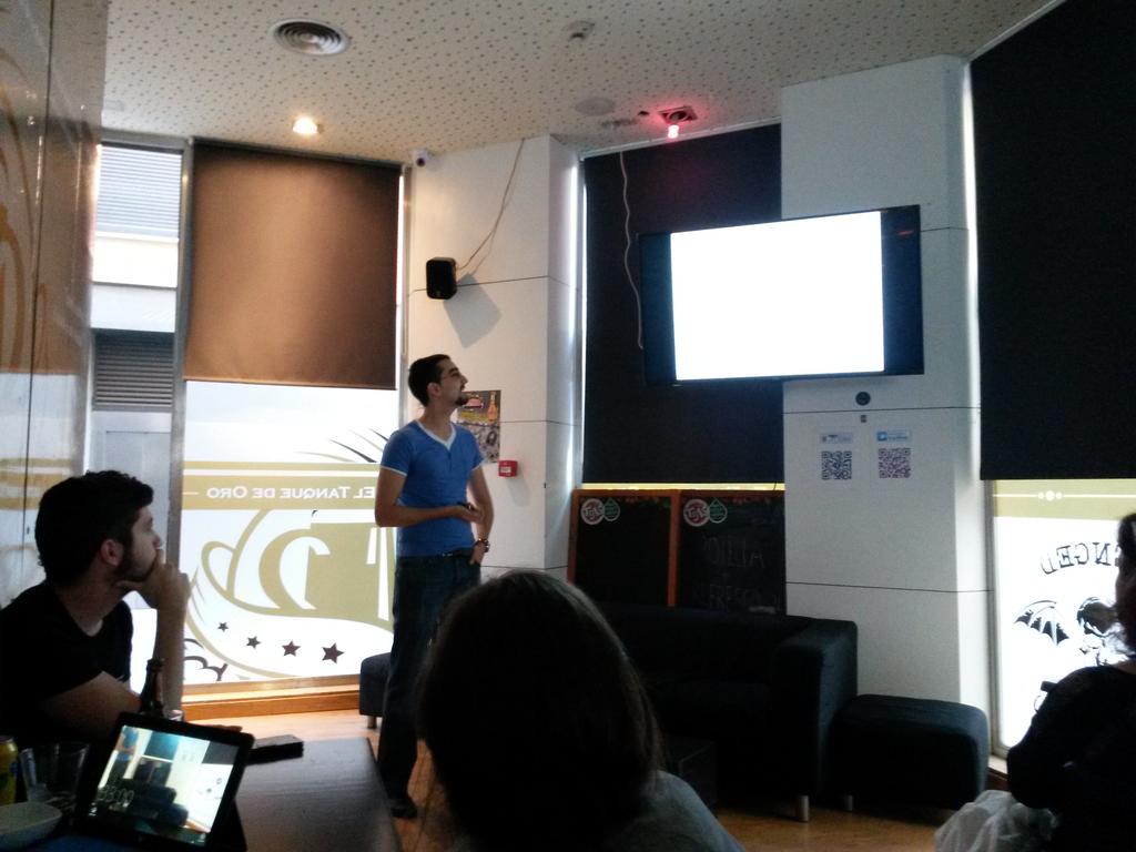 ADCMurcia's tweet image. Las aplicaciones de nanobiotecnología están ya aquí. Acaba la charla @AdriMatencio
#turnodepreguntas #murciadivulga