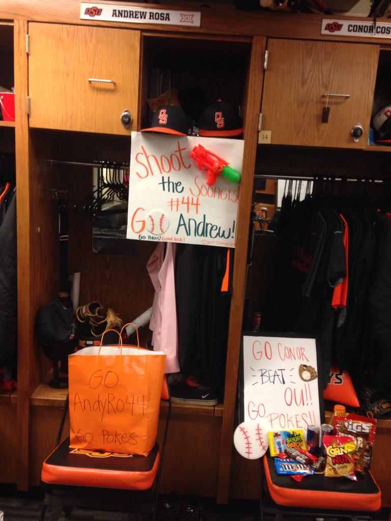 AndyRo44's tweet photo. @OSUDiamondDolls thank you girls so much for always hooking us up!!! http://t.co/Whxqj7hMyw