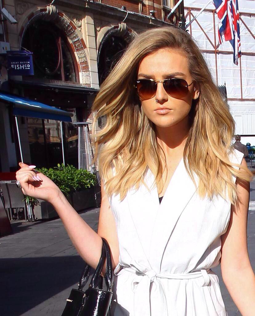 PerrieITALY's tweet photo. “@PerrieLMixers: My princess 😍😍😍😍 http://t.co/keAbk9ptIJ”
