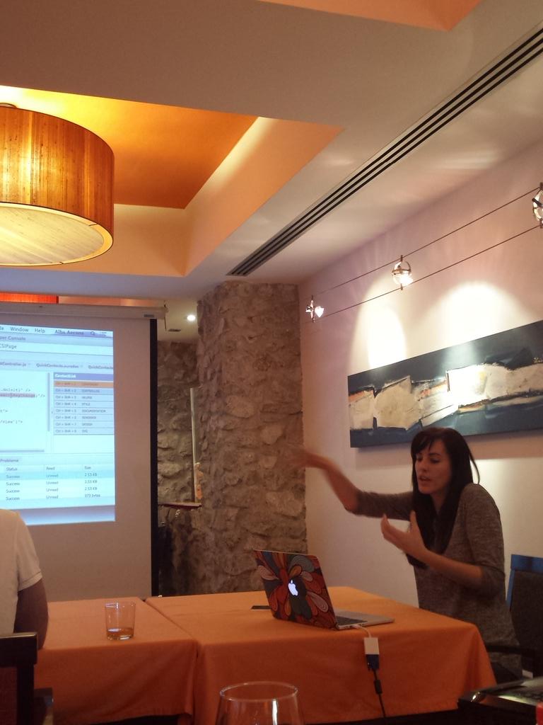 CarolEnLaNube's tweet image. Rocking! Thanks @Alba_ARivas for explaining how to create #LightningComponents #DevGroup @SalesforceDevs