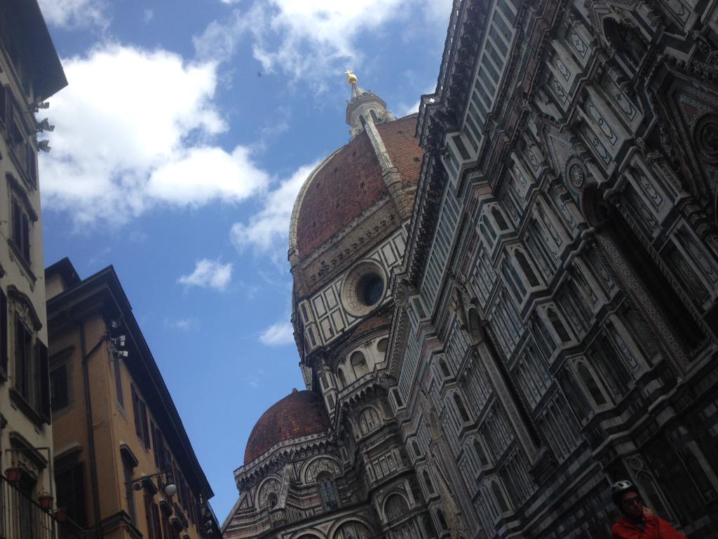 idadarvish's tweet photo. Have a few days to roam #Florence before shooting @infernothemovie with @tomhanks @RealRonHoward #felicityjones http://t.co/XDFcoyUxft