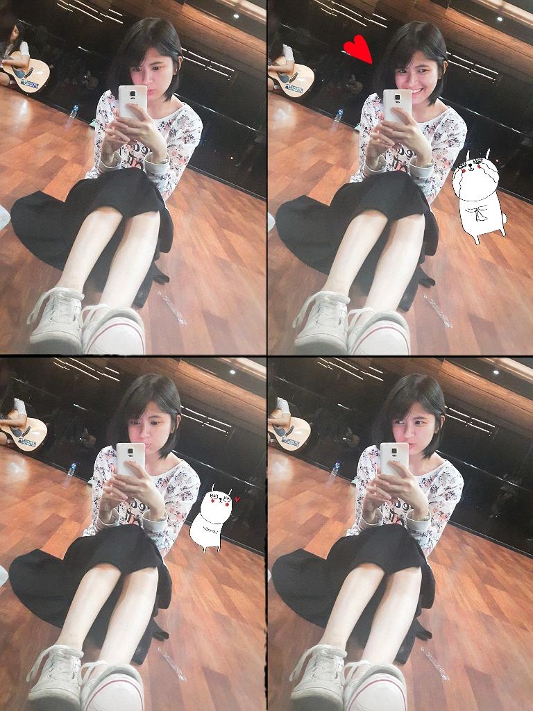 Pramudito481's tweet photo. cantik banget kamu @Viny_JKT48: Halo halo. Lagi latiha nih. 
Eh salah, yang lain latihan yang ini sibuk selfie. 💔 http://t.co/W8XunpcX2C