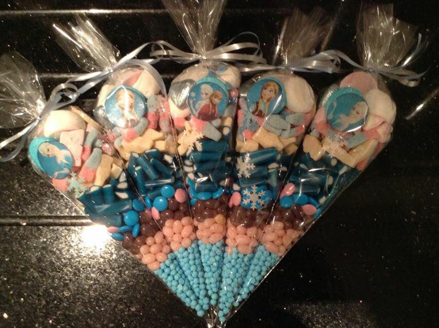 CartCrystal's tweet photo. Themed sweet cones available with the magical colour changing Diamonte sweet cart #TweetUK #parties #tweetessex http://t.co/CIsjDOMuTg