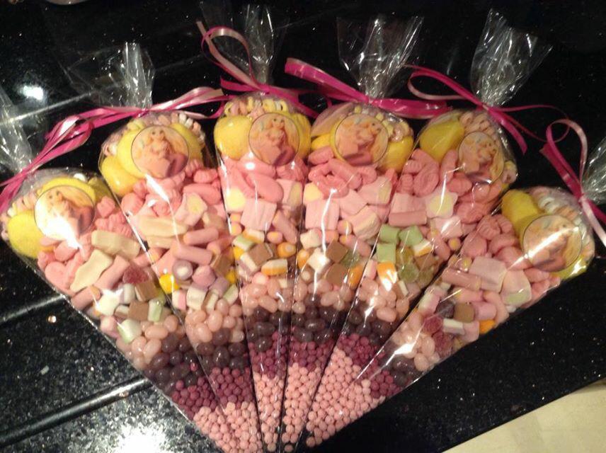CartCrystal's tweet photo. Themed sweet cones available with the magical colour changing Diamonte sweet cart #TweetUK #parties #tweetessex http://t.co/CIsjDOMuTg